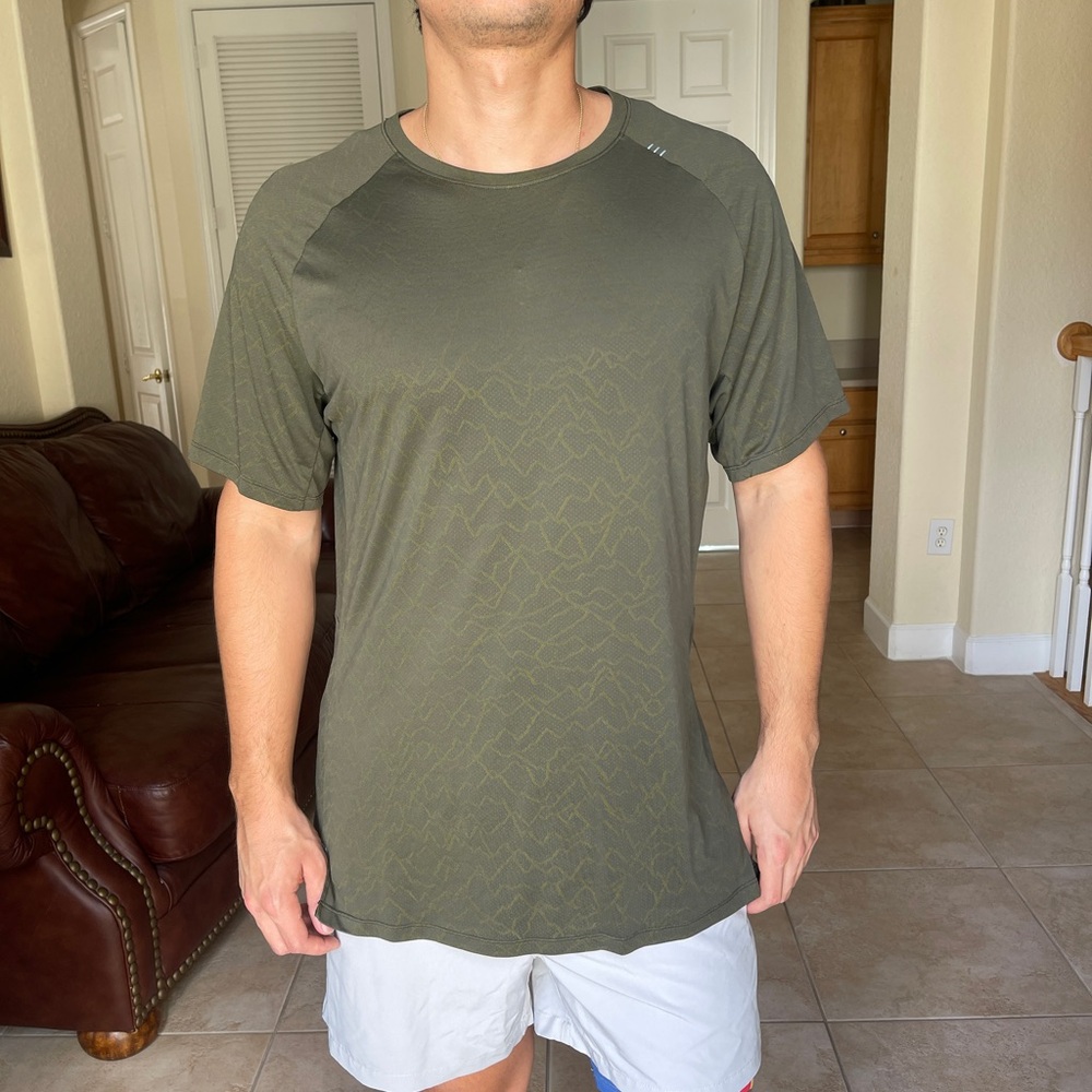 Lululemon Men's Green Athletic Shirt